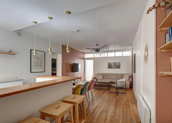 Louvre Montorgueuil Historical Center 3br Ii