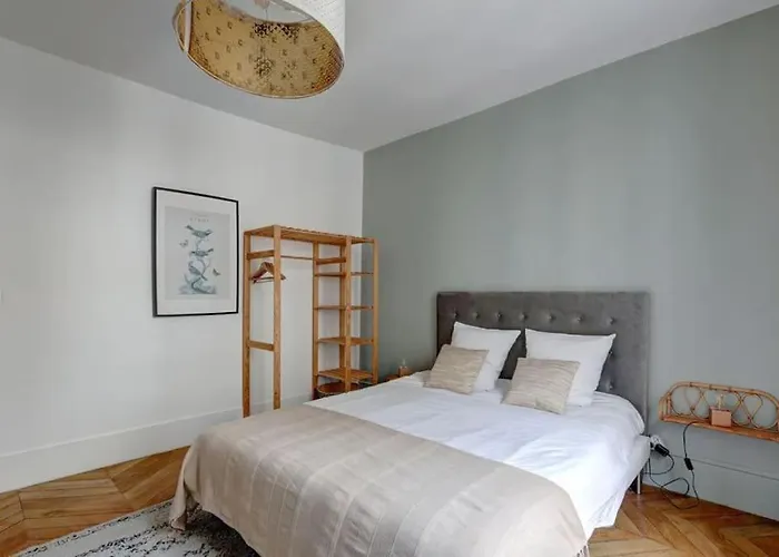 Louvre Montorgueuil Historical Center 3br Ii Apartmán